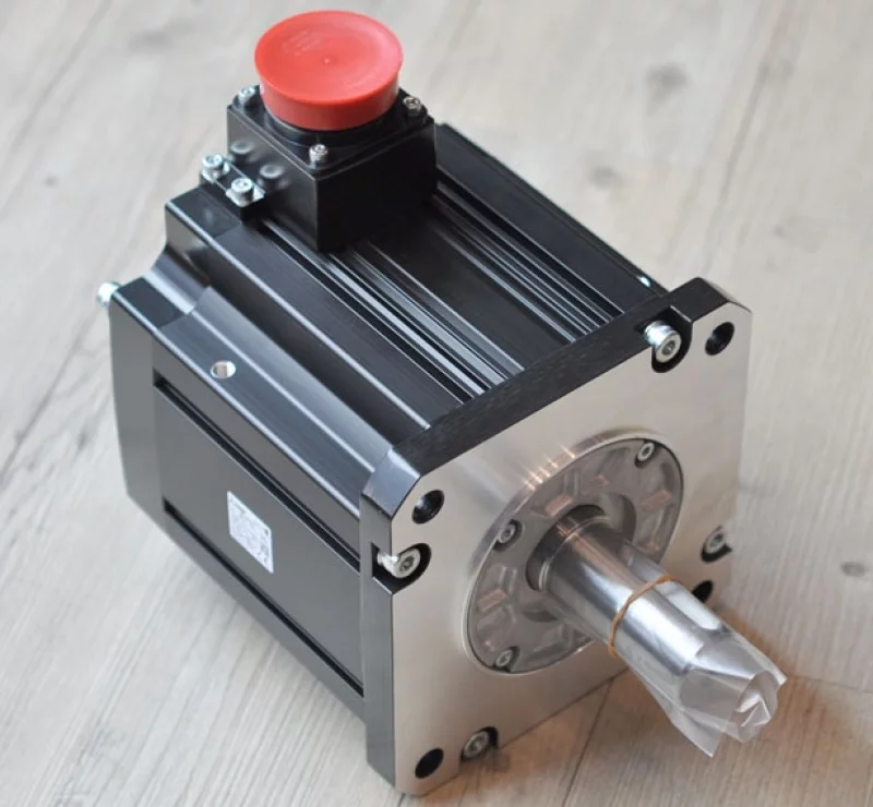 Серводвигатель HG-SR702